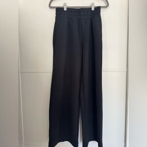 Old Navy Bounce Fleece High Rise Wide Leg Sweatpants - size S